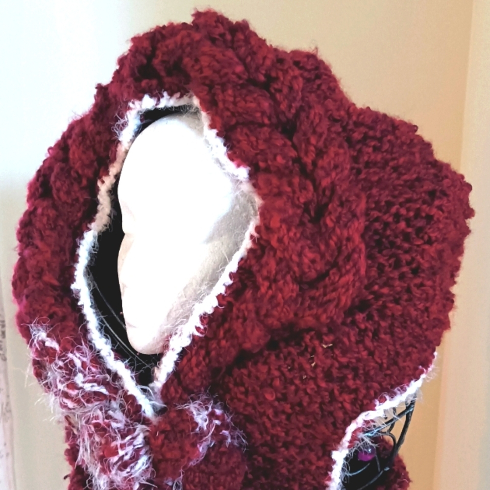 NEW Hand-Knitted Chunky Hooded Scarf Shawl Wrap Pockets & Fringes Burgundy OS